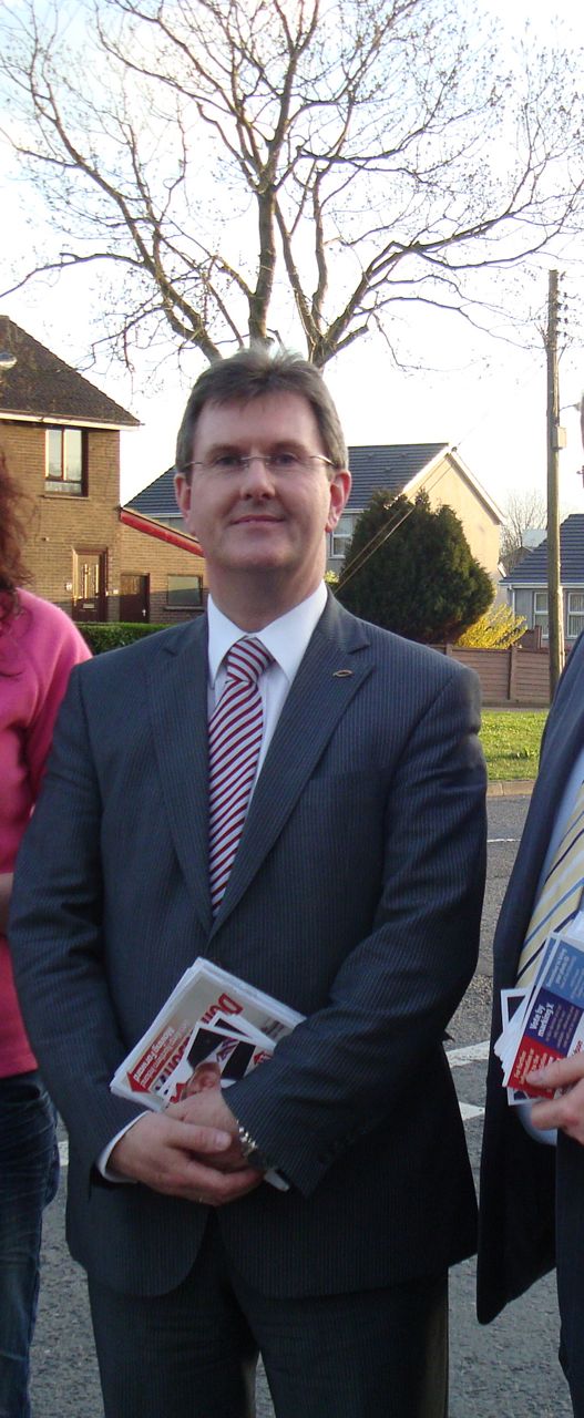 Jeffrey Donaldson canvassing in Lagan Valley