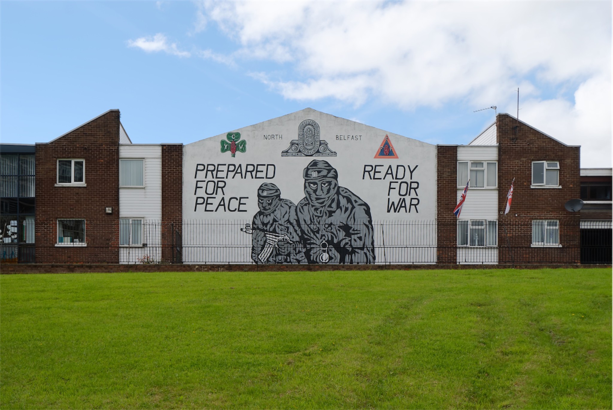 Video: Gunman Michael Stone storms Stormont in Belfast