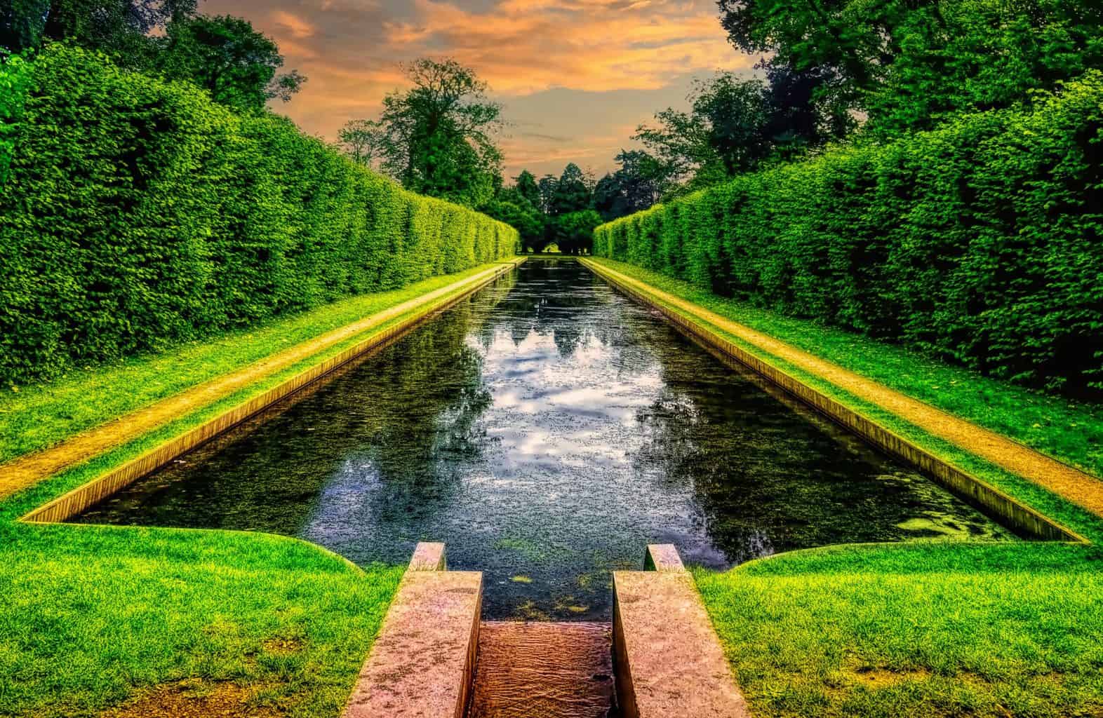 antrim castle gardens, hedge, pond