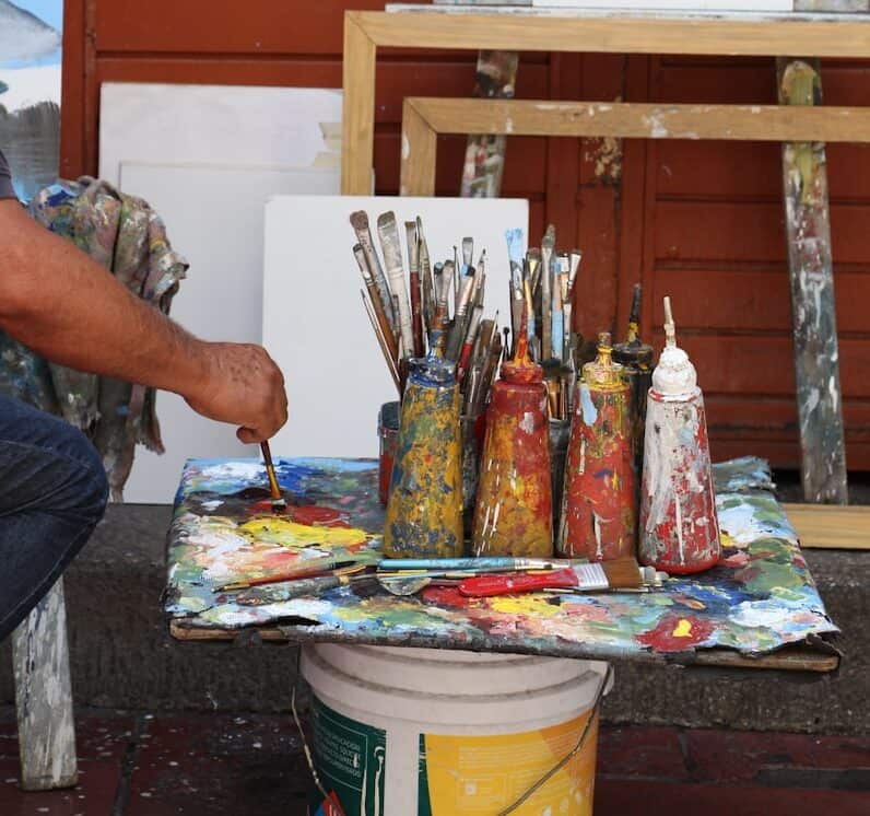shallow focus photo of assorted paint brush lot